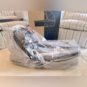 2019 Nuna Demi Grow Bassist NEW IN ORIGINAL BOX